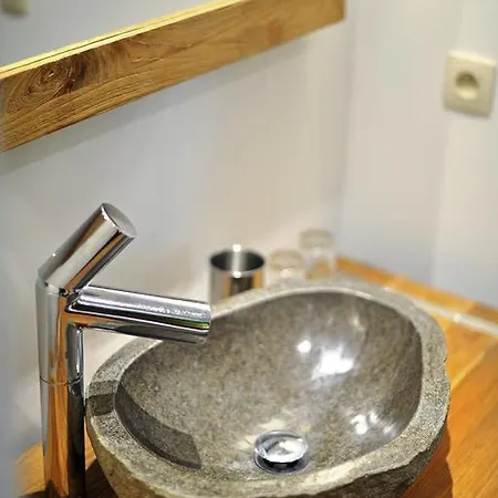 La Couette De L'ours Bed and Breakfast 5*