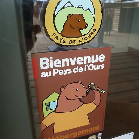 La Couette De L'ours לינה וארוחת בוקר אייבלי