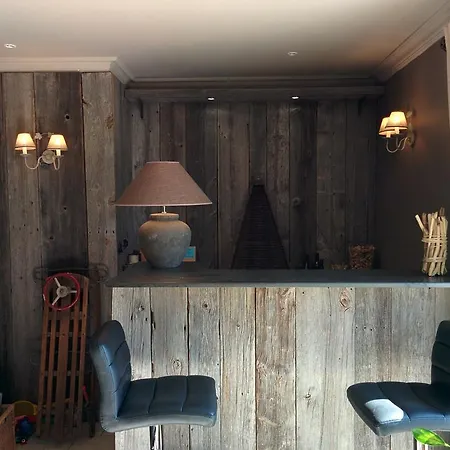 La Couette De L'ours Bed and Breakfast 5*