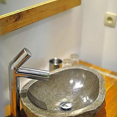 La Couette De L'ours Bed & Breakfast 5*