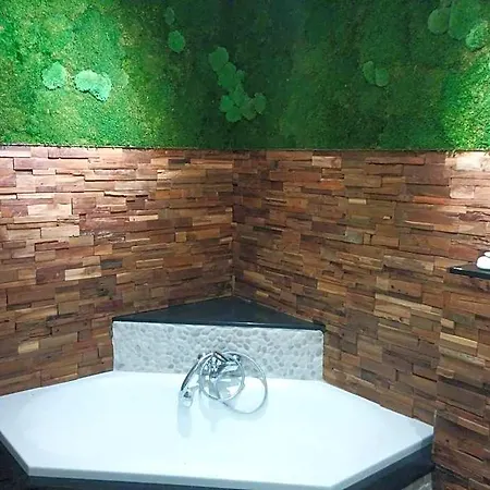 La Couette De L'ours 5* אייבלי