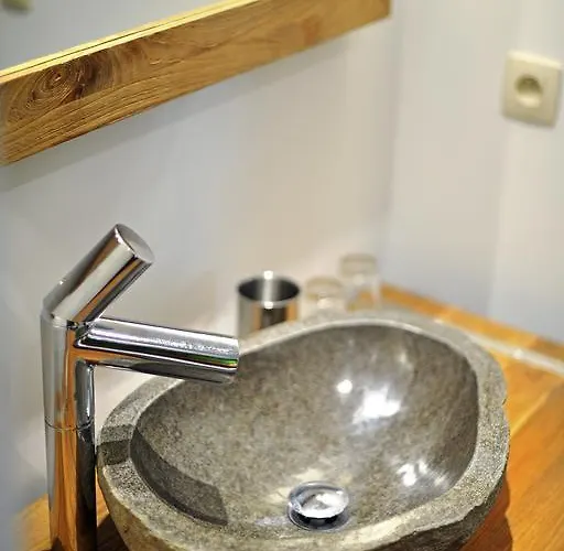 La Couette De L'ours Nocleg ze śniadaniem 5*