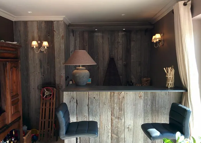 La Couette De L'ours Bed & Breakfast 5*